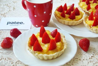 Тарталетки с апельсиновым кремом и клубникой