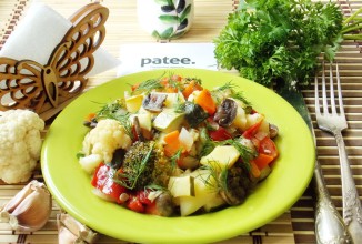 Овощное рагу в мультиварке