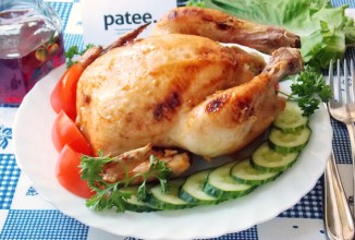 Курица в медово-соевом соусе, фаршированная рисом и грибами