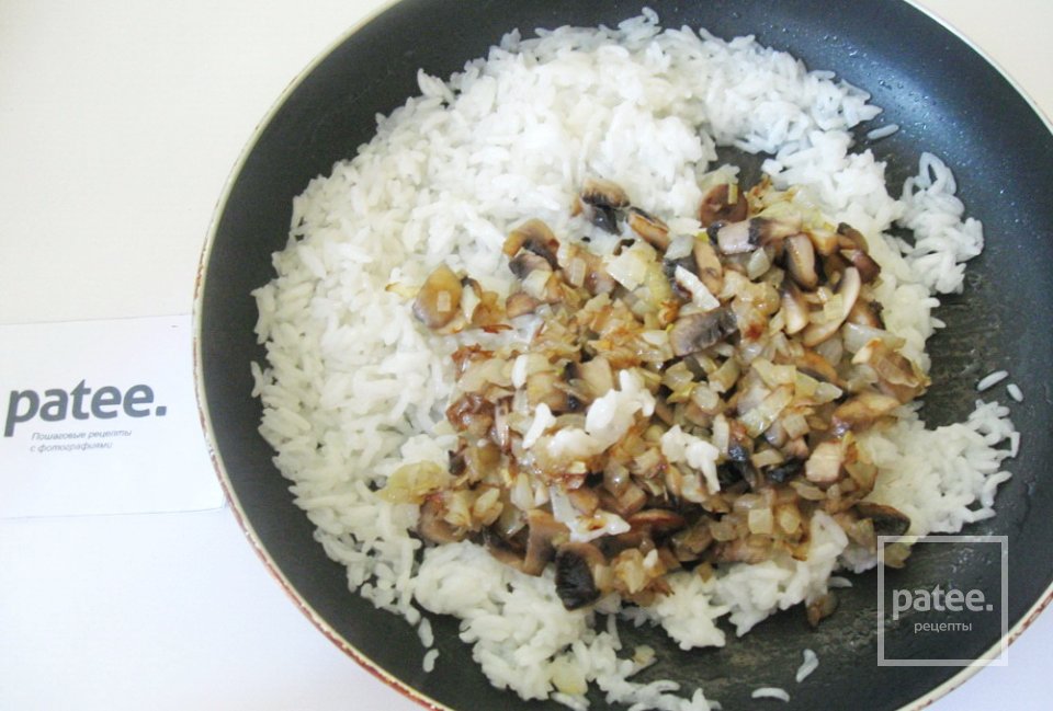 Курица в медово-соевом соусе, фаршированная рисом и грибами - Шаг 13