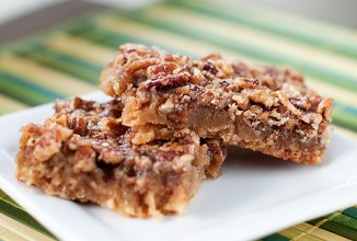 Пирог с орехами и кленовым сиропом