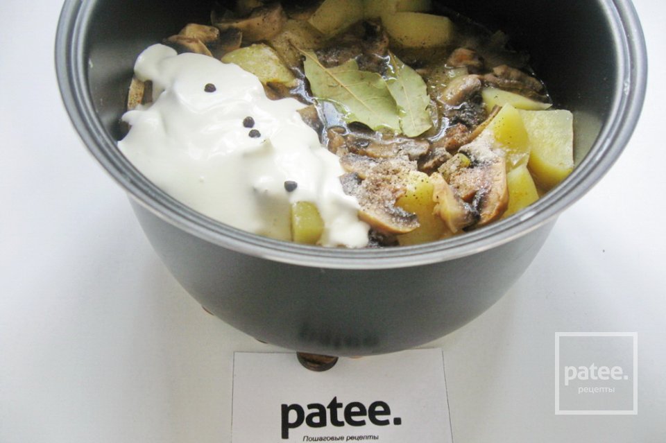 Картофель в сметане с грибами в мультиварке - Шаг 10