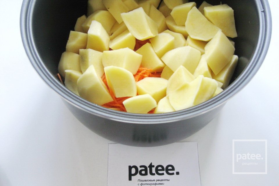 Картофель в сметане с грибами в мультиварке - Шаг 7