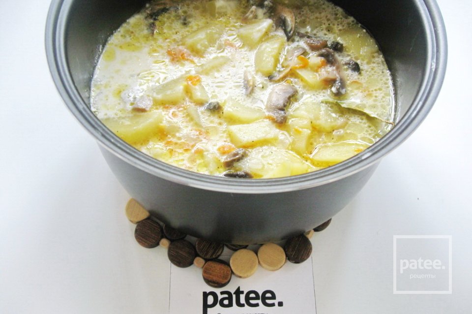 Картофель в сметане с грибами в мультиварке - Шаг 11