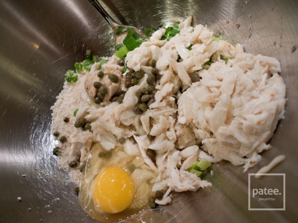 Крабовые оладьи с соусом ремулад - Шаг 3