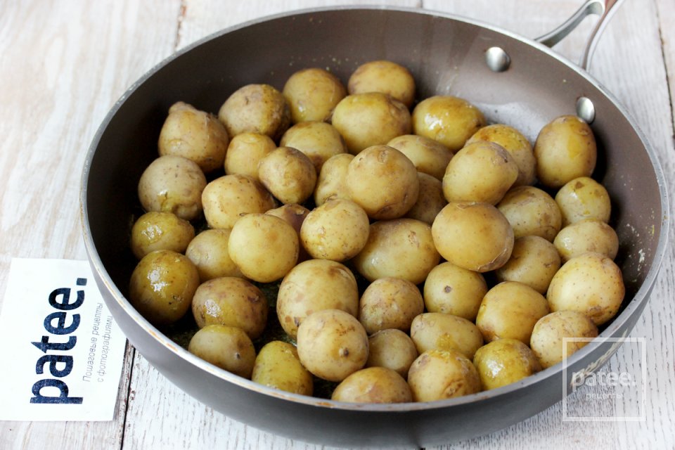 Картофель молодой по-селянски - Шаг 7