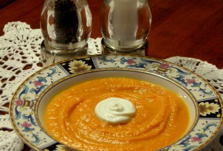 Сладкий морковный суп