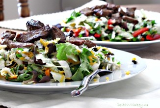 Салат с говядиной и овощами