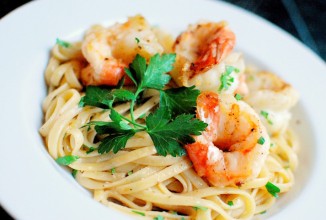 Лимонные креветки с лингвини