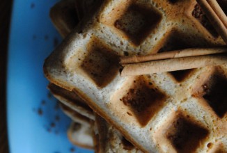 Вафли с коричневым сахаром и корицей