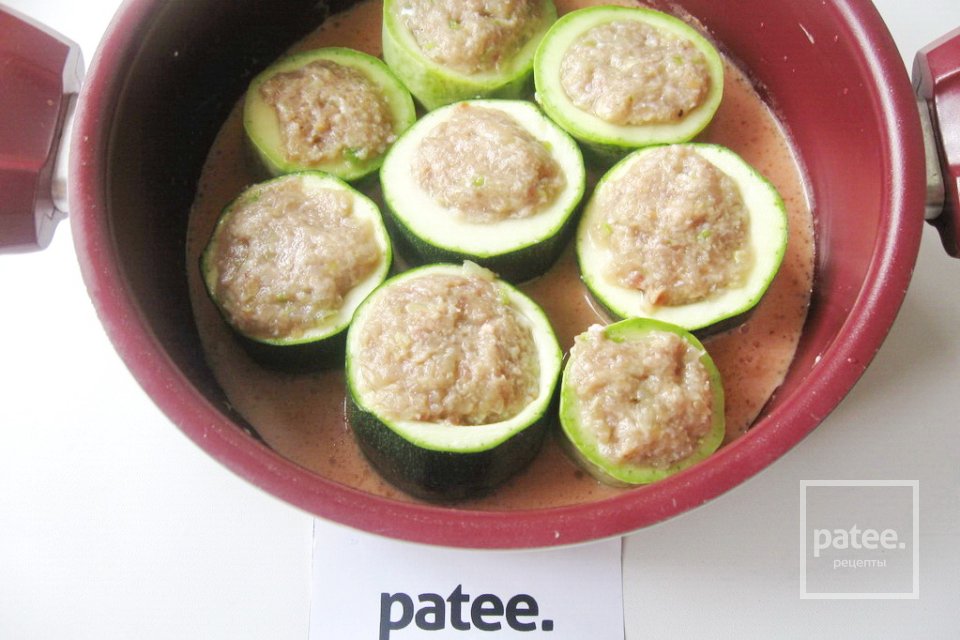 Кабачки с мясом - Шаг 12