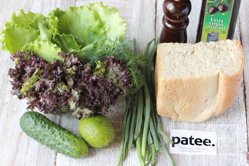 Лёгкий салат-микс с сухариками - Шаг 1