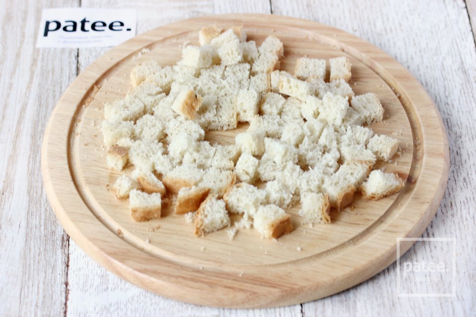 Лёгкий салат-микс с сухариками - Шаг 2