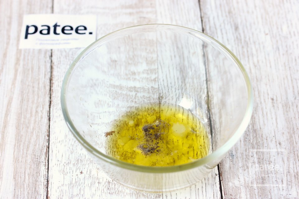 Лёгкий салат-микс с сухариками - Шаг 6