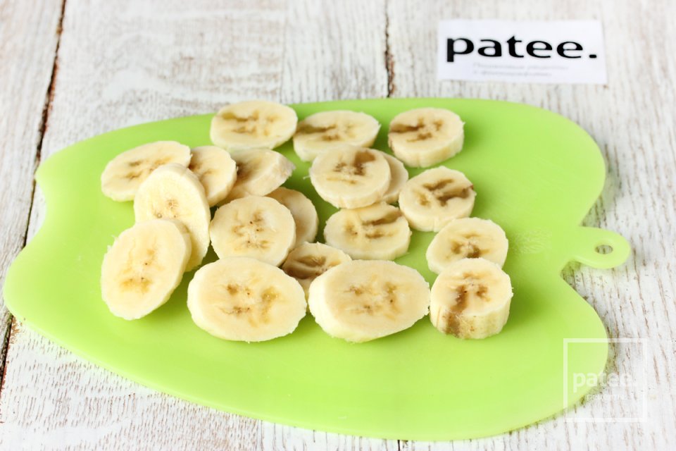 Клубнично-банановый пикантный салат - Шаг 3