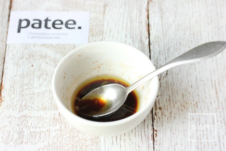 Клубнично-банановый пикантный салат - Шаг 8