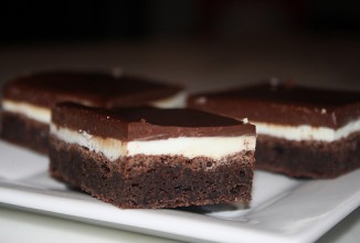 Брауни с мятным кремом и ганашем