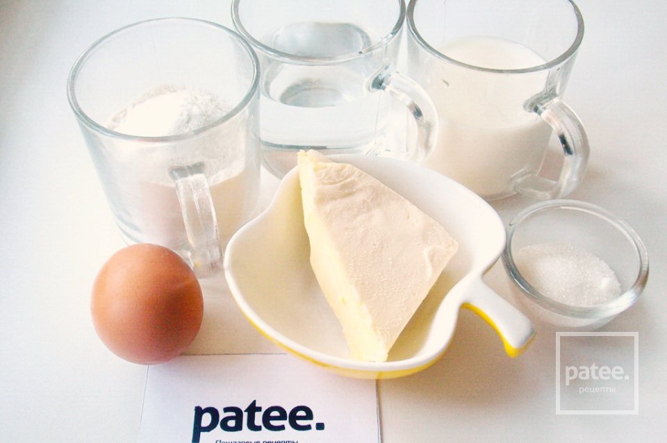 Торт из эклеров с клубникой - Шаг 1