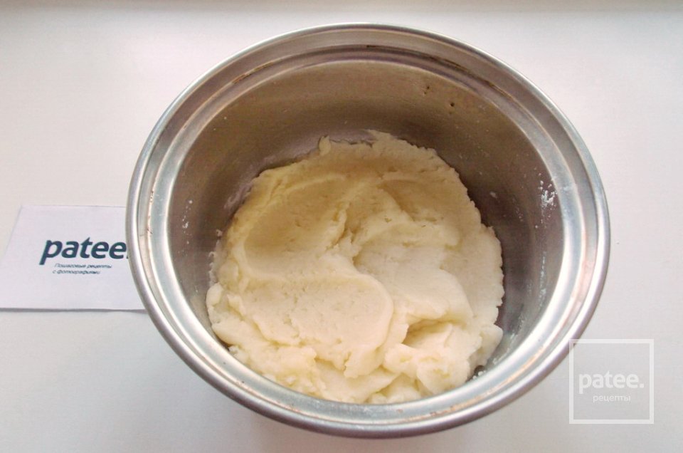 Торт из эклеров с клубникой - Шаг 5