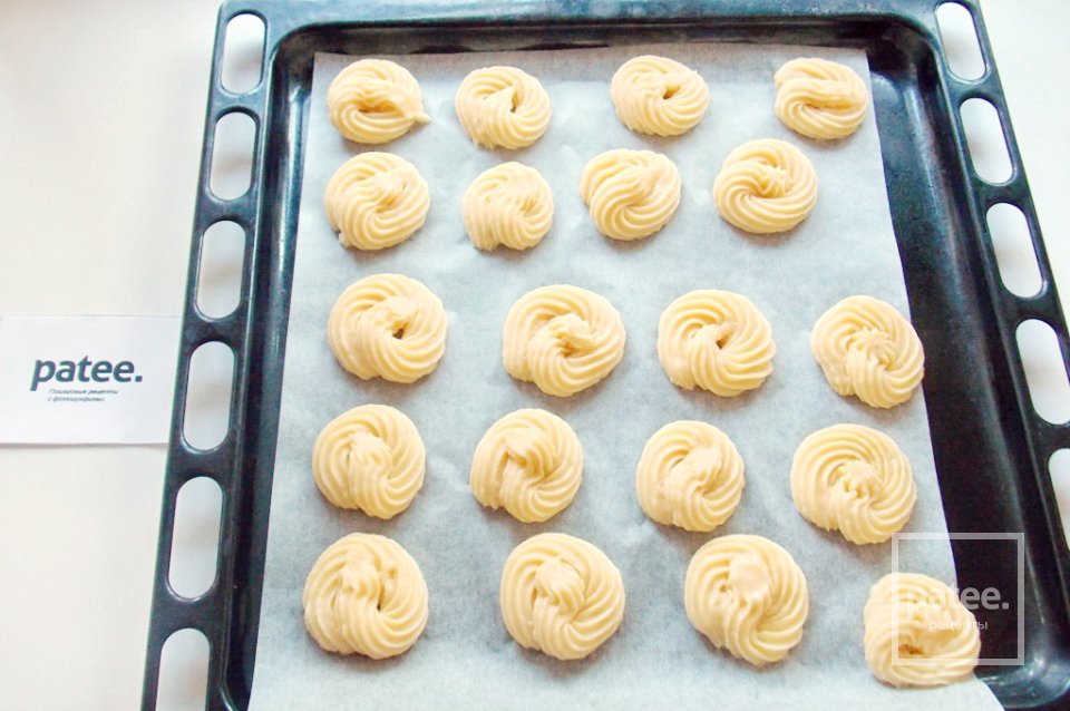 Торт из эклеров с клубникой - Шаг 7