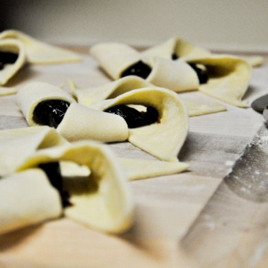 Пирожные-вертушки с черносливом - Шаг 9