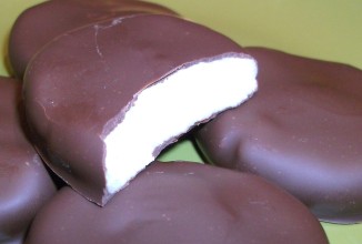 Сливочный десерт в шоколаде