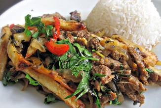 Жаркое Ломо Сальтадо