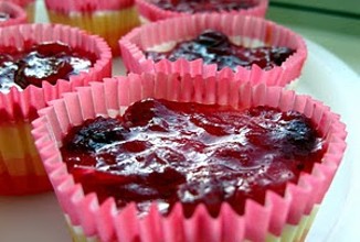 Японский чизкейк с клюквенным соусом