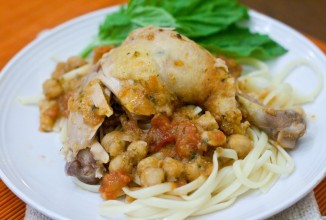 Курица с нутом и помидорами