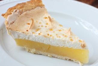 Лимонный пирог с меренгой