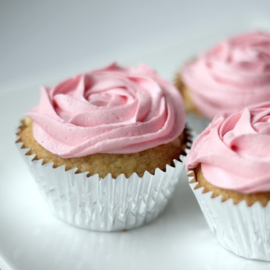 Кексы с белым шоколадом и малиной - Шаг 8