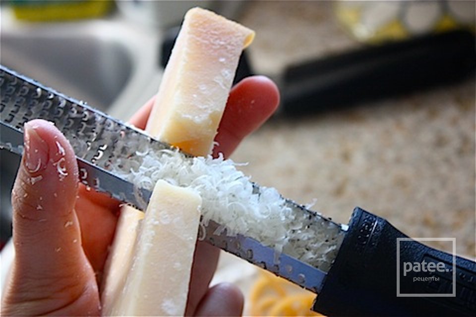 Лингвини с креветками в томатном соусе - Шаг 4