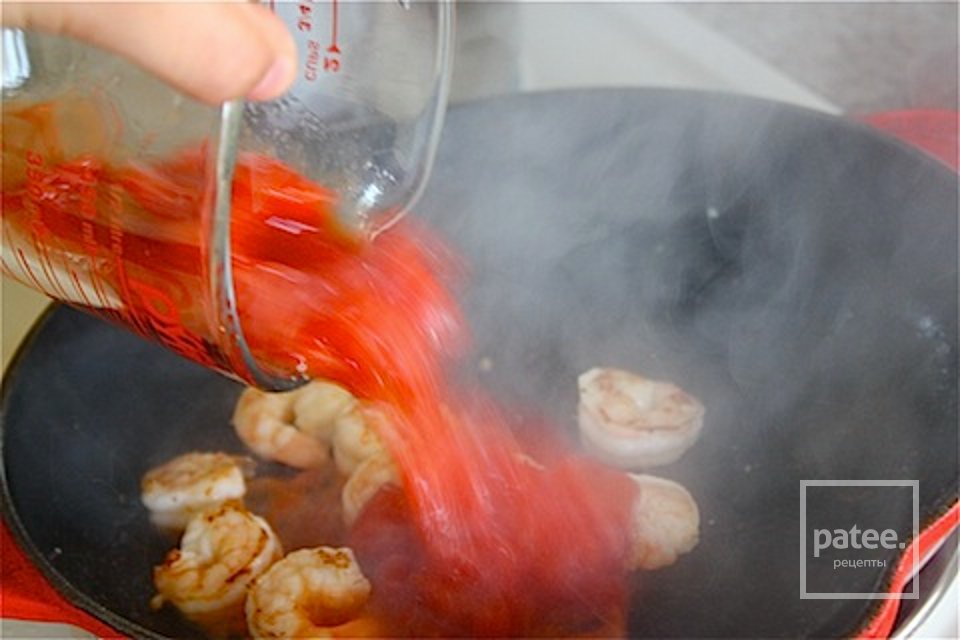 Лингвини с креветками в томатном соусе - Шаг 8