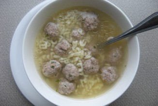Суп с пастой и фрикадельками