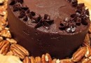 Шоколадный торт с глазурью пралине