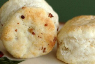 Печенье с беконом и горгондзолой