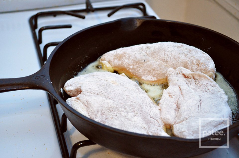 Куриное филе в винном соусе - Шаг 7