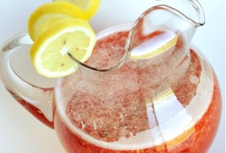 Клубничный лимонад