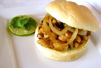 Сэндвичи с курицей и луком