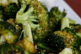 Брокколи с сыром и специями