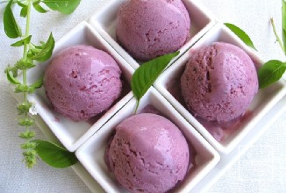 Черничное джелато с лимонным базиликом - Шаг 12