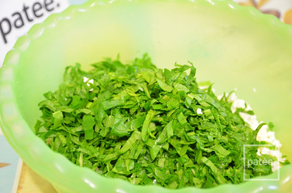 Пирог с зеленью и творогом - Шаг 7