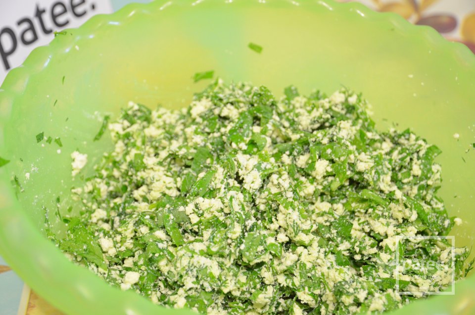 Пирог с зеленью и творогом - Шаг 10