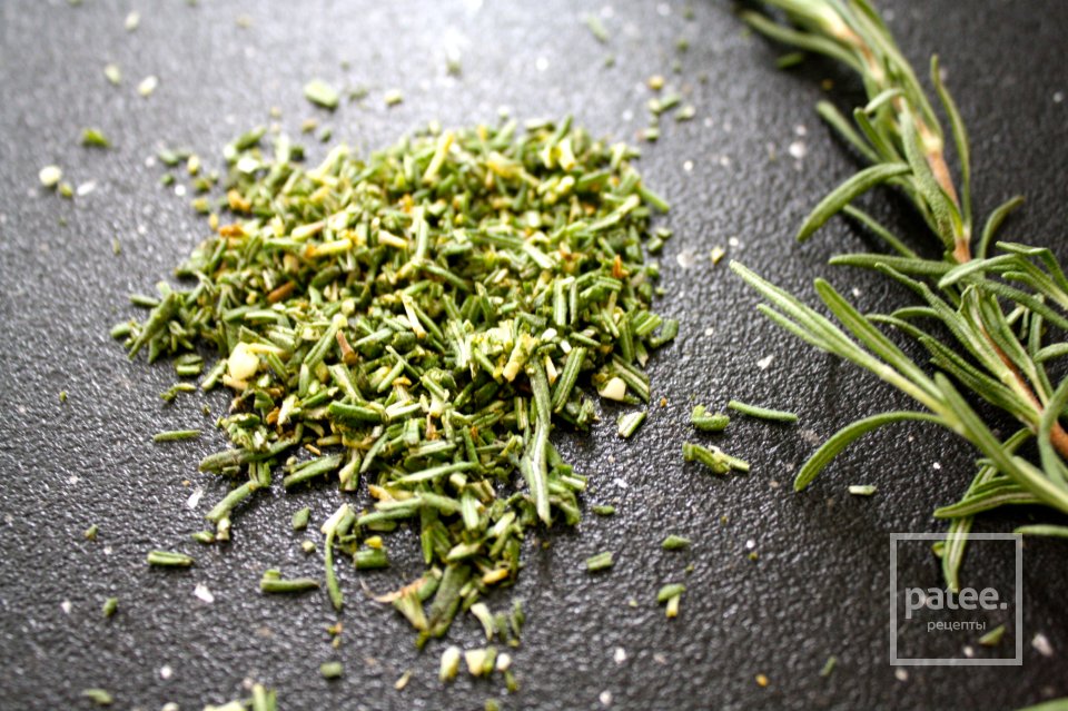 Лосось с чесноком и розмарином - Шаг 3