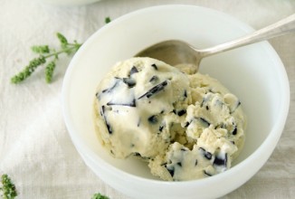 Мятное мороженое с шоколадом