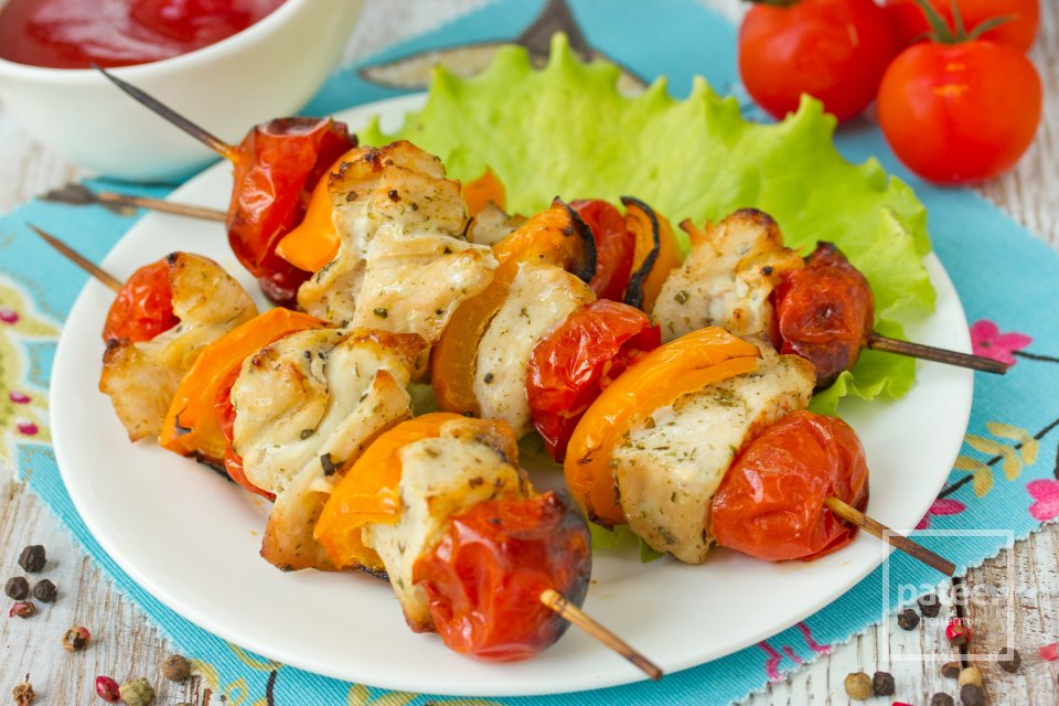 Шашлычки из куриного филе с помидорами черри и сладким перцем - Шаг 8