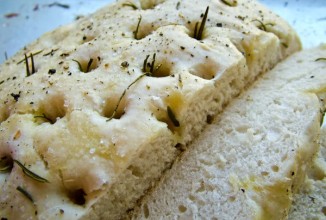 Чесночно-розмариновый хлеб