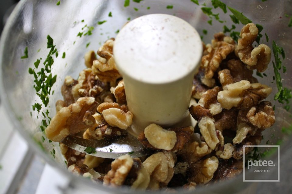 Курица в панировке из шпината с орехами - Шаг 5