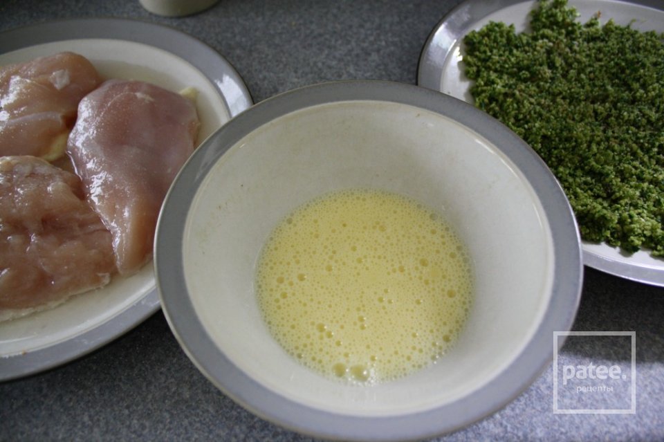 Курица в панировке из шпината с орехами - Шаг 11