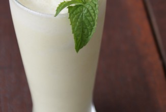 Лимонад из манго с кокосовым молоком